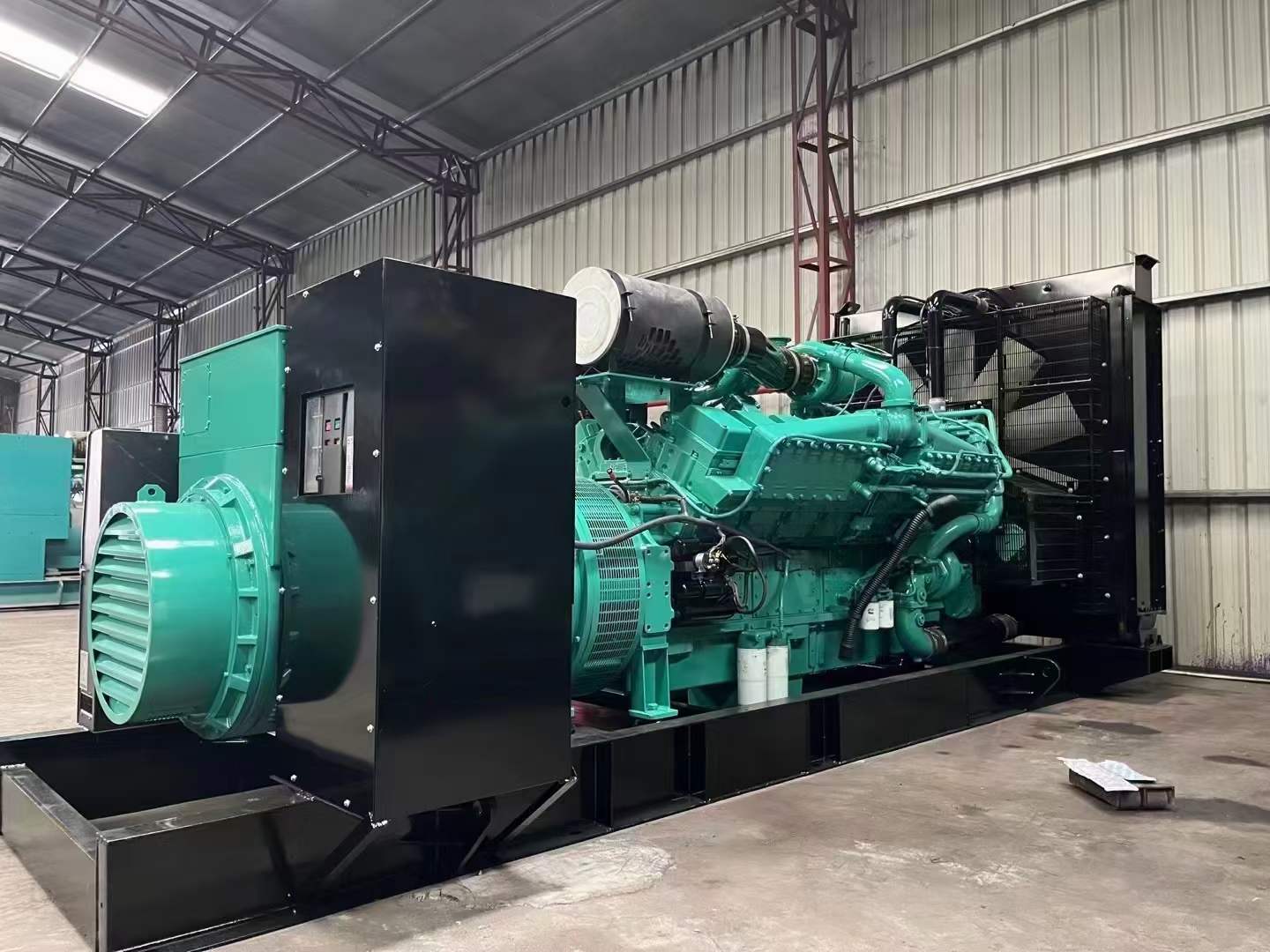 紫云如何降低 800kW 柴油发电机输出电流的波动？